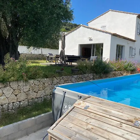 Holiday home Aux Oliviers, Climatisation, Piscine Et Barbecue